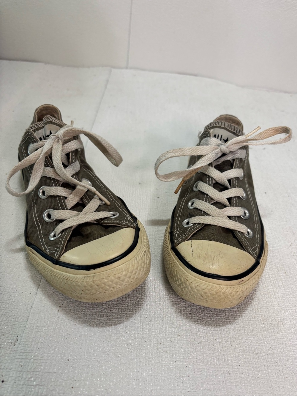 Converse Low Top Canvas Sneakers in Grey